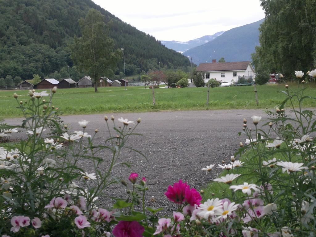 Petrines Gjestgiveri Norddal Экстерьер фото